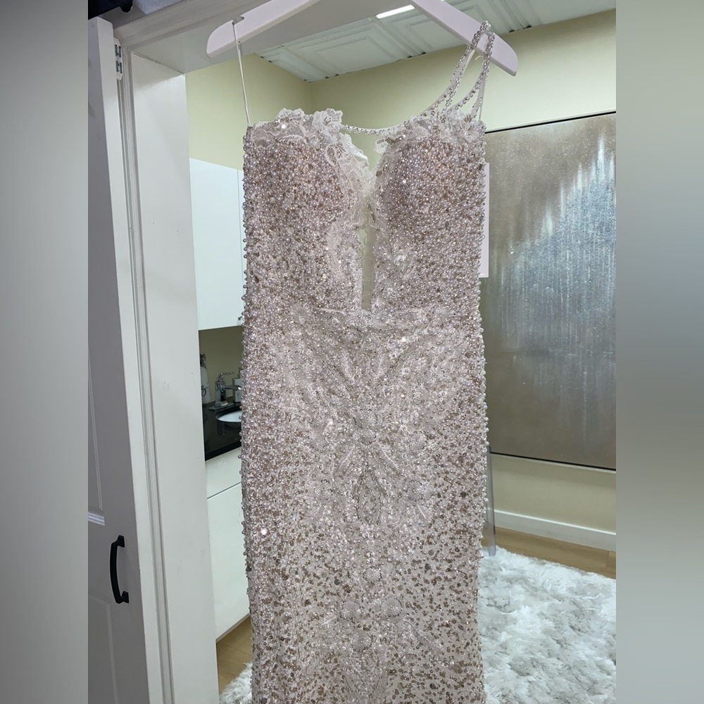 Mermaid Wedding Dress - Picture 6 of 11
